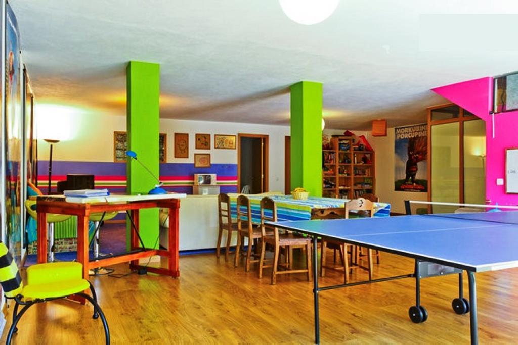 Coloured Studio Faro Room photo